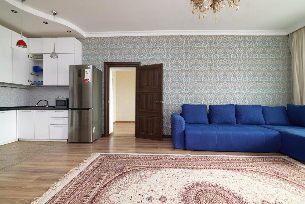 Ferienwohnung Квартира В Самом Центре Столицы Казахстана Astana Exterior foto