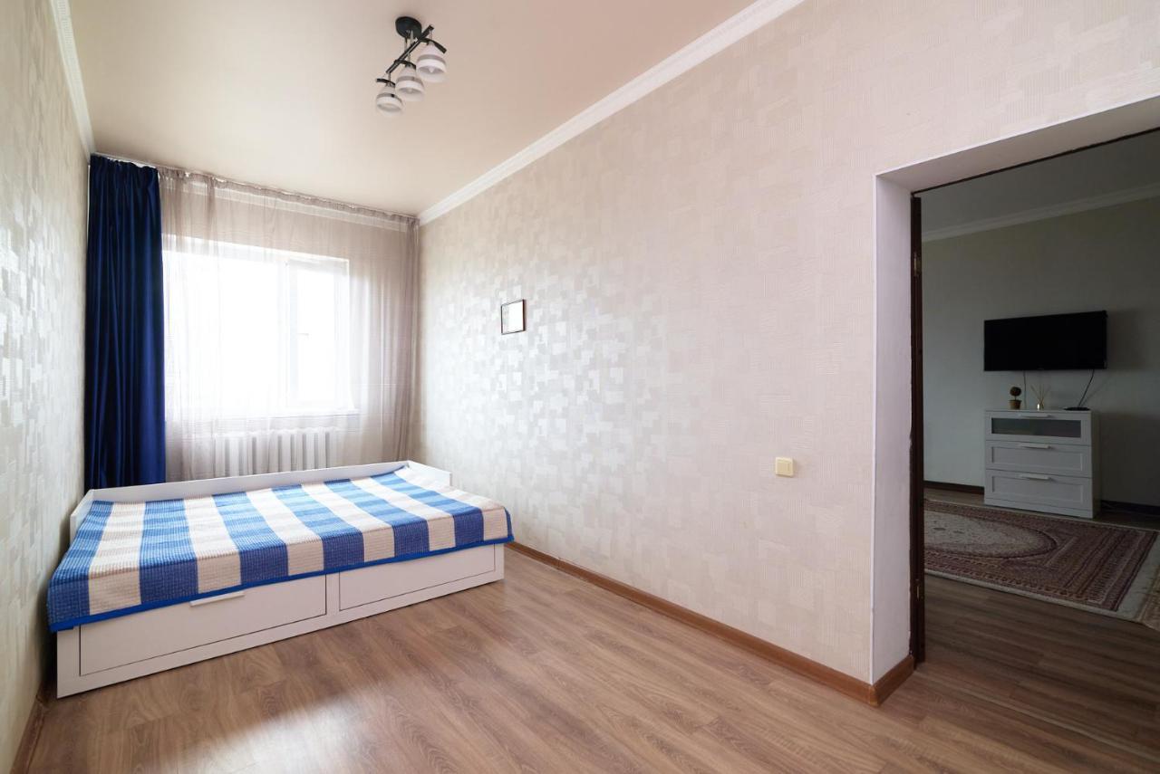 Ferienwohnung Квартира В Самом Центре Столицы Казахстана Astana Exterior foto